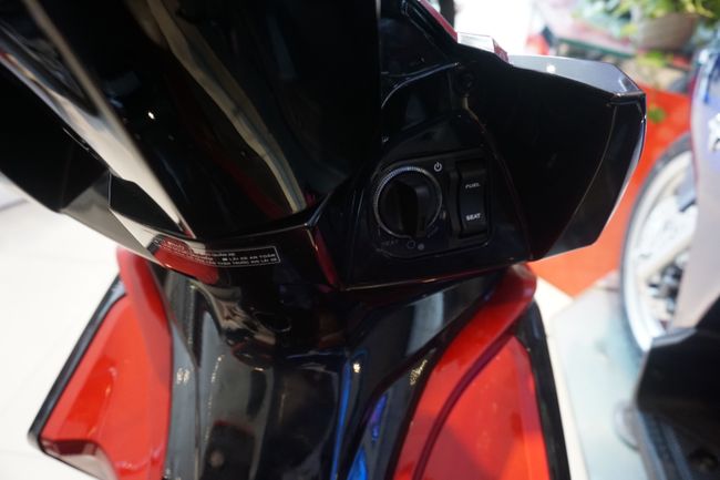 Một điểm đáng chú ý nữa là 2018 Honda Air Blade lần này được trang bị chìa khóa thông minh &#40;Smart Key&#41;, đem lại nhiều tiện ích cho người sử dụng.