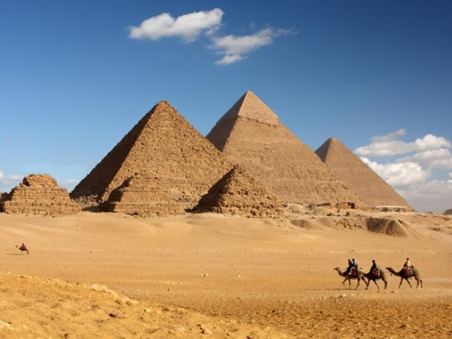 Giấy cổ papyrus hé lộ bí mật về việc xây dựng kim tự tháp