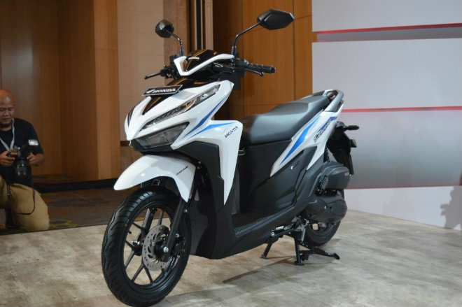 Có dưới 50 triệu đồng, mua 2018 Honda Vario hay Air Blade? - 6