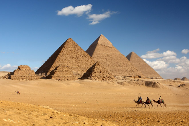 Giấy cổ papyrus hé lộ bí mật về việc xây dựng kim tự tháp - 1