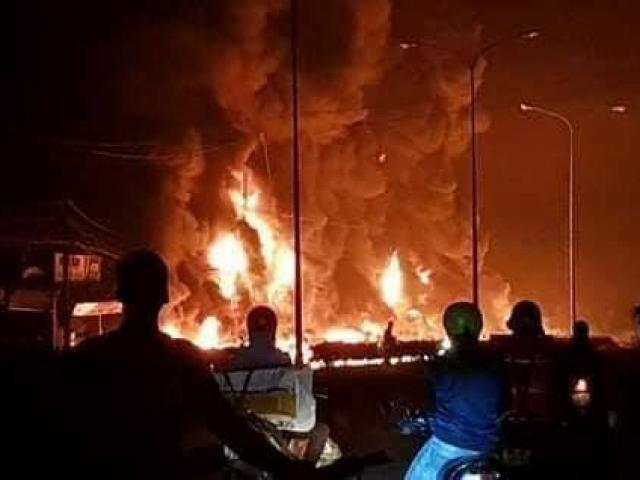 Thông tin chính thức vụ xe bồn chở xăng lao vào nhà dân, bốc cháy làm 6 người chết