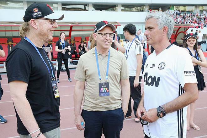 Đại họa cho Mourinho: MU &#34;bốc hơi&#34; 300 triệu bảng, ông chủ Mỹ cấm mua sắm - 2