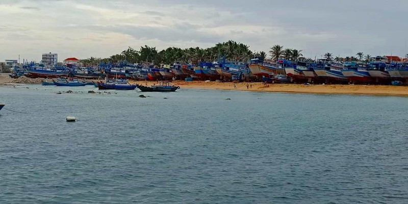 Đảo Phú Qúy xuất hiện sóng bạc đầu trước khi bão số 9 đến - 2