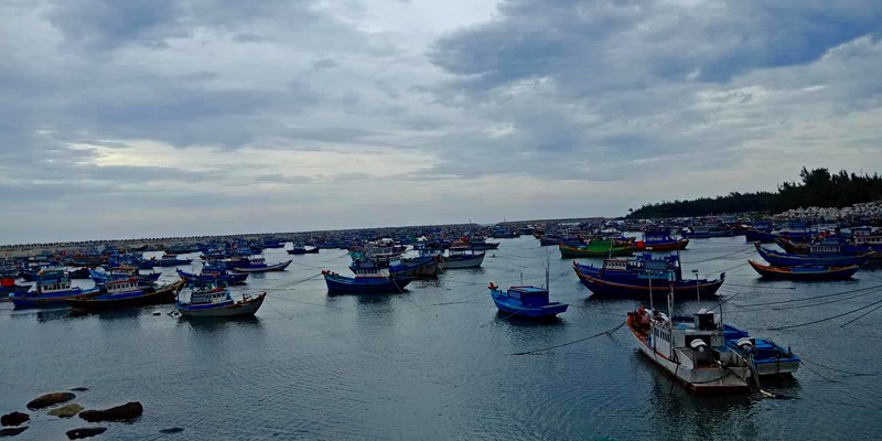 Đảo Phú Qúy xuất hiện sóng bạc đầu trước khi bão số 9 đến - 3