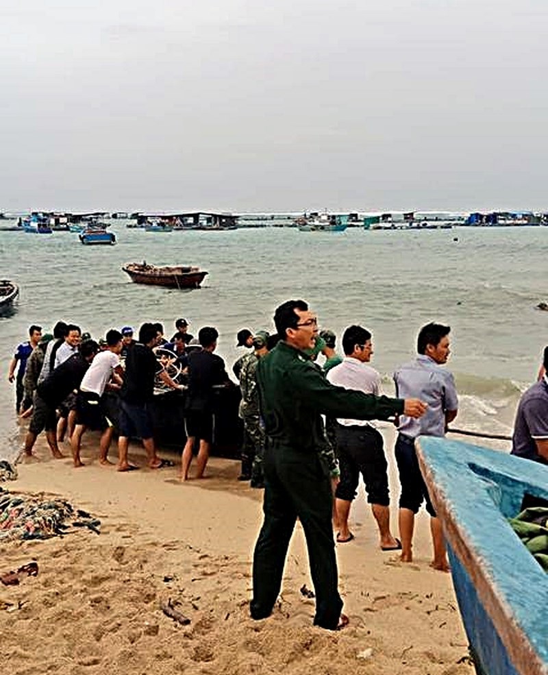 Đảo Phú Qúy xuất hiện sóng bạc đầu trước khi bão số 9 đến - 5