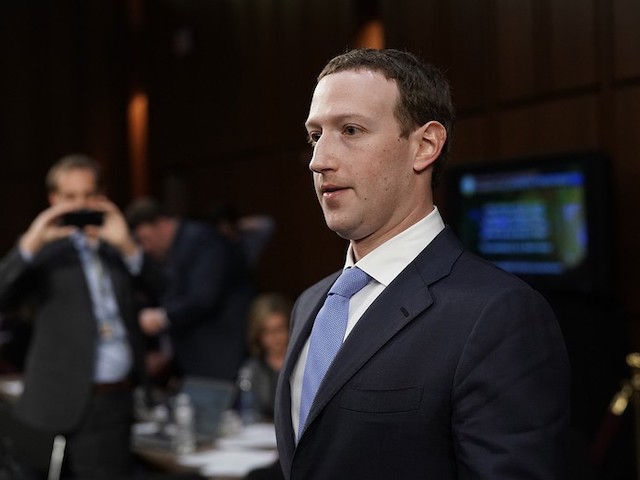 Mark Zuckerberg tuyên bố không từ chức sau hàng loạt bê bối gần đây