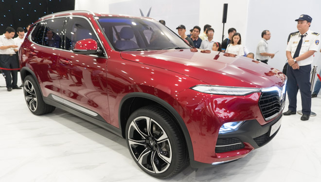 Hàng trăm người dân Sài Gòn đến đặt xe VinFast tại sự kiện trưng bày - 1