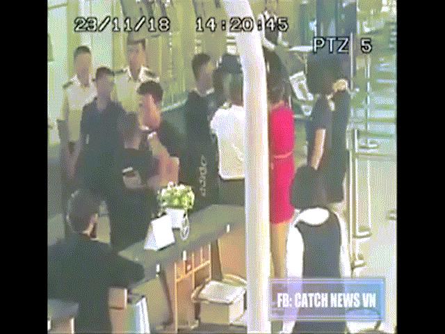 Thêm video chi tiết 3 nam thanh niên đánh 2 nữ nhân viên hàng không