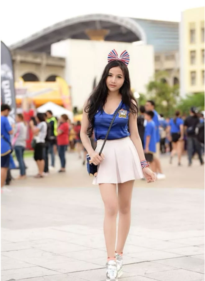 Hot girl quyến rũ nhất AFF Cup: Fan Việt đọ sắc mỹ nhân Thái Lan - 8