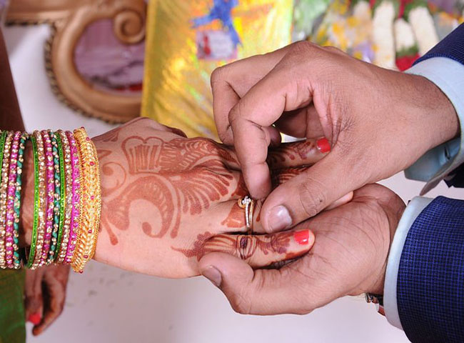 Tục lệ đám cưới kỳ lạ của Ấn Độ, du khách muốn tham dự phải trả phí - 1