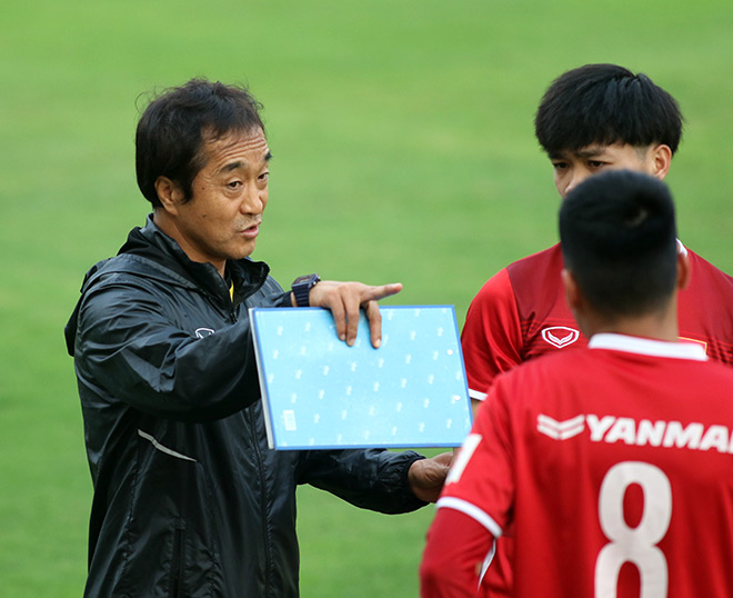 HLV Park Hang Seo được chuyên gia Đức mách nước đấu Philippines - 1