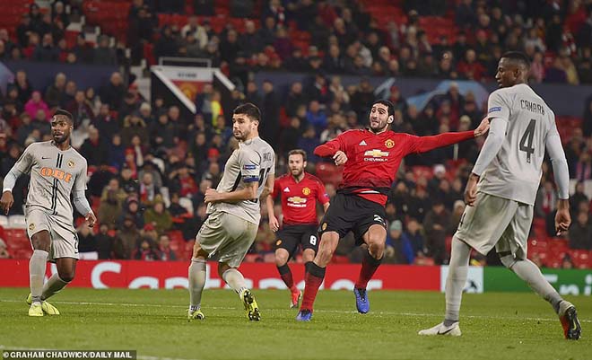 MU có vé knock-out C1: Báo Anh khen thần tài Fellaini, chê Mourinho lỗ mãng - 1