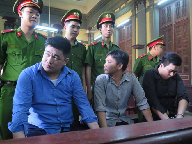 Nóng 24h qua: Tuyên án 4 bị cáo đâm chết 2 “hiệp sĩ” ở Sài Gòn, tử hình Tài “mụn” - 1