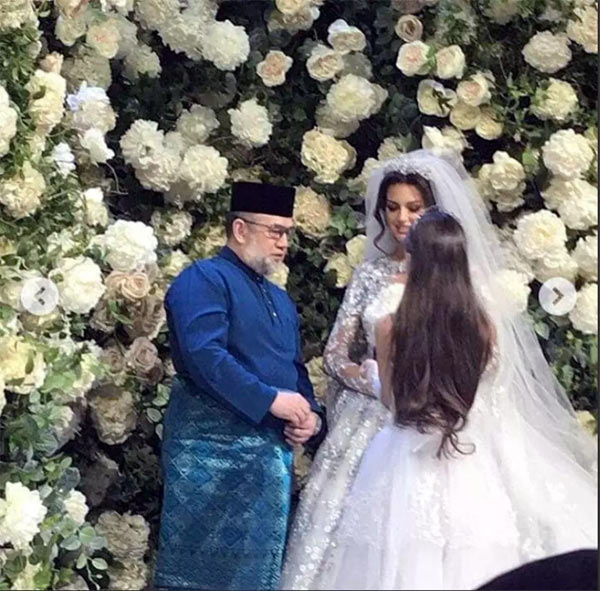 Những điều chưa biết về Hoa hậu Moscow cưới quốc vương Malaysia - 1