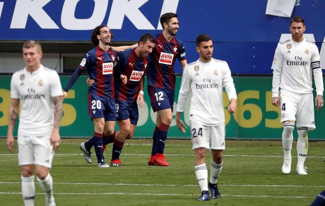 Real Madrid – Valencia: Bale, Benzema cứu giá sau cơn ác mộng - 1