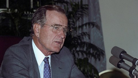 Tổng thống thứ 41 của Mỹ George Bush qua đời, hưởng thọ 94 tuổi - 1