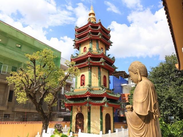 Cận cảnh ngôi chùa có tháp bằng gốm cao nhất Việt Nam