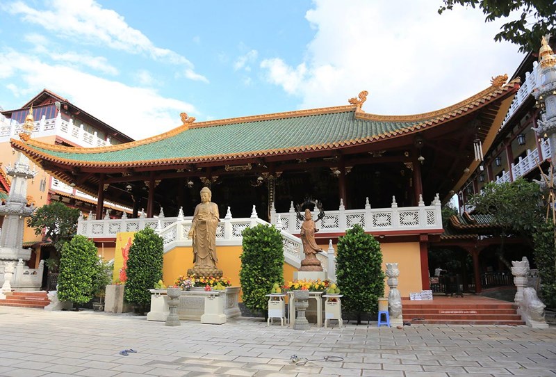 Cận cảnh ngôi chùa có tháp bằng gốm cao nhất Việt Nam - 1