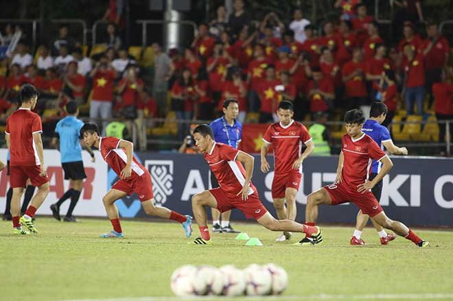 Trực tiếp Philippines - Việt Nam: Công Phượng bỏ lỡ mười mươi (Bán kết AFF Cup) (KT) - 12