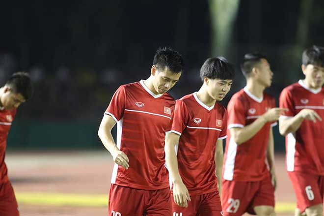 Trực tiếp Philippines - Việt Nam: Công Phượng bỏ lỡ mười mươi (Bán kết AFF Cup) (KT) - 11