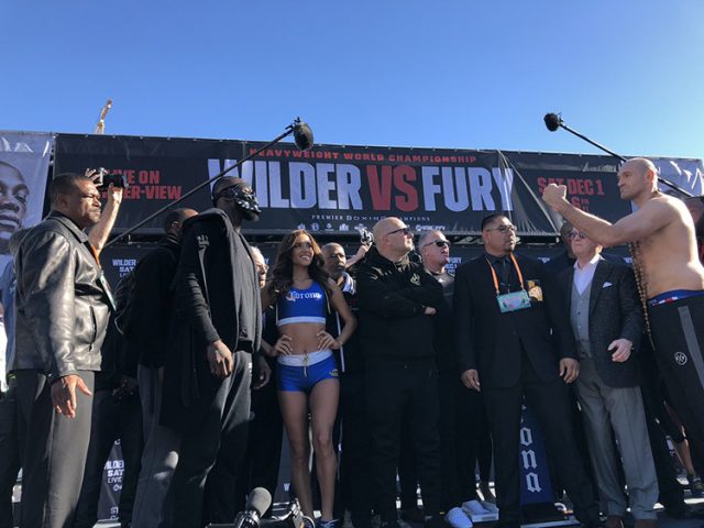 Chi tiết boxing Wilder - Fury: Kết quả bất ngờ ngoài dự tính triệu fan (KT) - 10