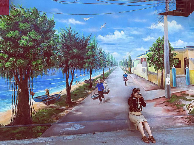 &#34;Check- in&#34; ngôi làng bích họa đẹp mộng mơ ở Quảng Bình - 1