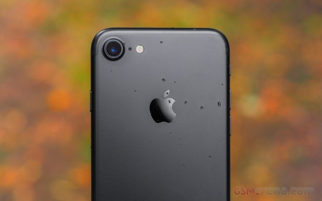 Chương trình thay pin iPhone giá rẻ của Apple sẽ kết thúc vào ngày 31/12 - 1