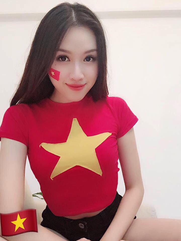 Đây chính là dàn cổ động viên xinh đẹp, gợi cảm, nổi tiếng nhất tuyển Việt Nam - 1