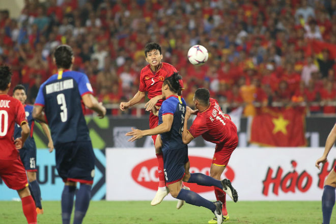 Việt Nam vào chung kết AFF Cup: Quang Hải chói lọi lấn át &#34;Gareth Bale&#34; Văn Hậu - 2