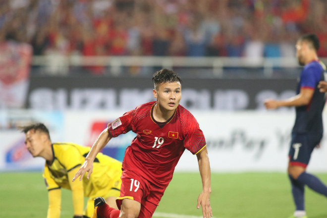 Việt Nam vào chung kết AFF Cup: Quang Hải chói lọi lấn át &#34;Gareth Bale&#34; Văn Hậu - 1
