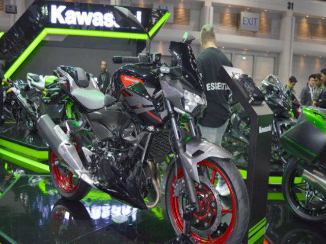 Kawasaki Z400 giá 132 triệu đồng, phái mạnh thao thức