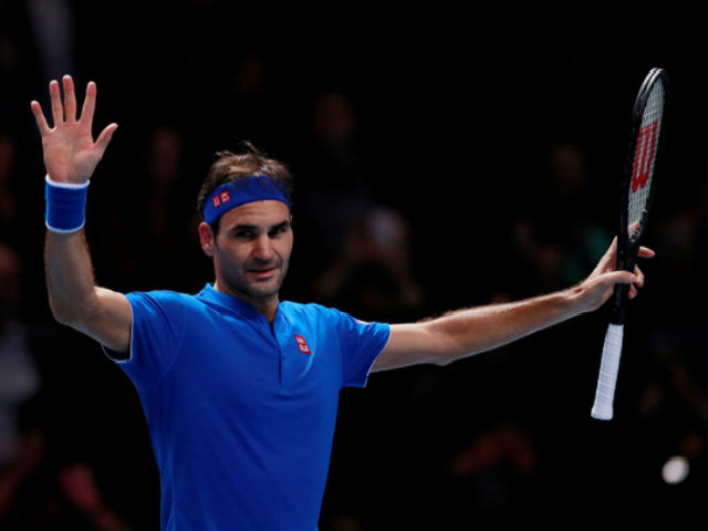 Kinh ngạc: Federer 39 tuổi vẫn đè Djokovic, làm vua tennis