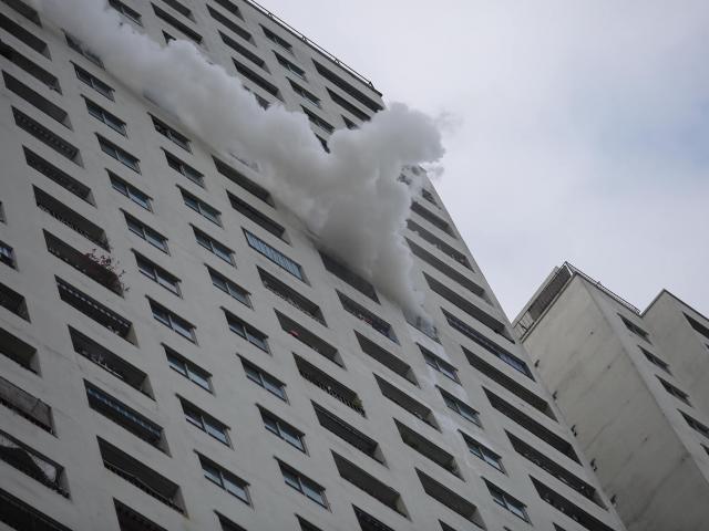 Cháy tầng 31 chung cư Linh Đàm, nghi có người thiệt mạng