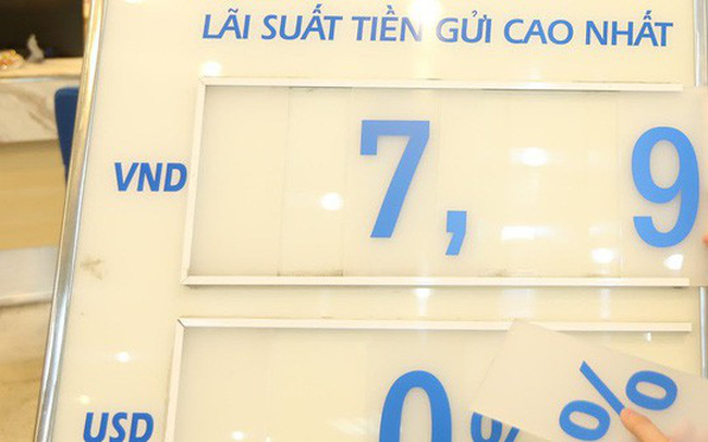 Lãi suất tiền gửi vào mùa tăng - 1