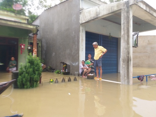 Quảng Nam: Lũ lên thần tốc, dân làm bè dã chiến thoát thân trong đêm - 5