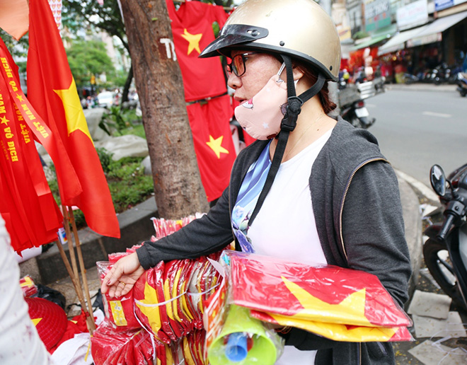 Trước giờ G chung kết AFF Cup: “Cúp vàng” xuất hiện giữa Sài Gòn - 7