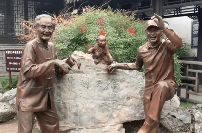 Vì sao Lục Tiểu Linh Đồng ngày càng mất uy tín và bị chỉ trích tại Trung Quốc? - 1