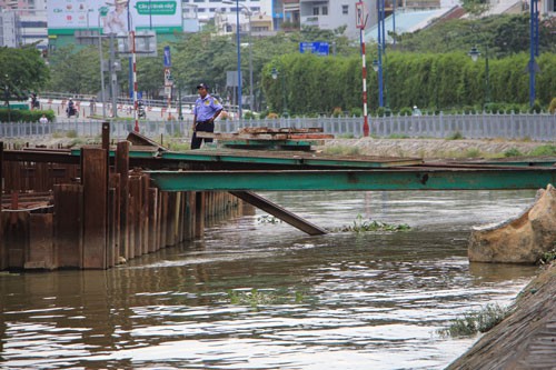 Dự án chống ngập 10.000 tỉ đồng: Ẩn họa ở các cống ngăn triều - 2