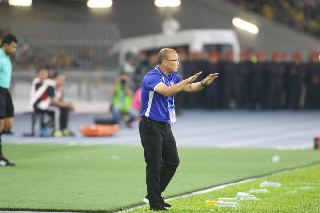 HLV Park Hang Seo: Dụng binh biến ảo khuynh đảo chung kết AFF Cup - 1