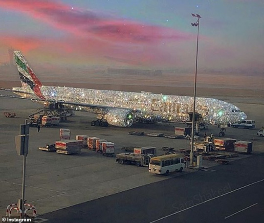 Sự thật đằng sau chiếc Boeing 777 dát kim cương - 1