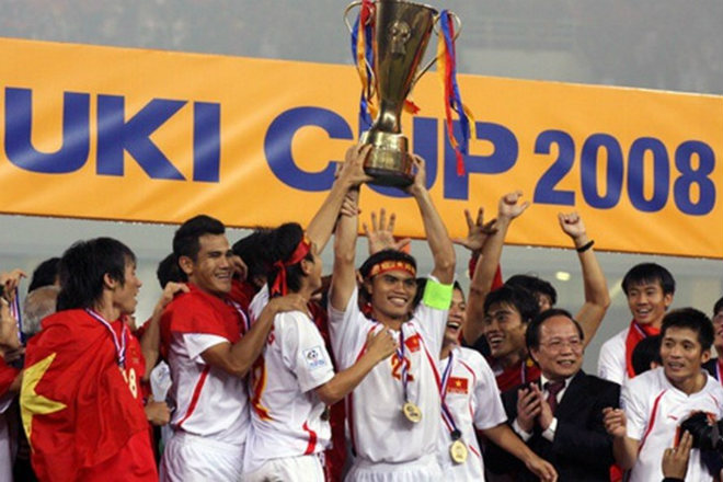 Tin nóng AFF Cup 11/12: ĐT Việt Nam giống Hàn Quốc ở World Cup 2002 - 1