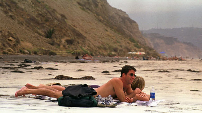 Black's Beach, California, Mỹ: Nằm dưới vách đá cao 100m ở Torrey Pines, địa điểm kín đáo này là bãi biển khỏa thân hợp pháp đầu tiên ở Mỹ.