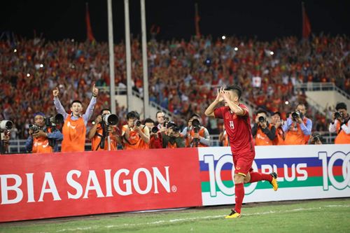 Anh Đức, Quang Hải, Công Phượng đi 1 đôi giày &#34;may mắn&#34; suốt mùa giải AFF Cup 2018 - 9