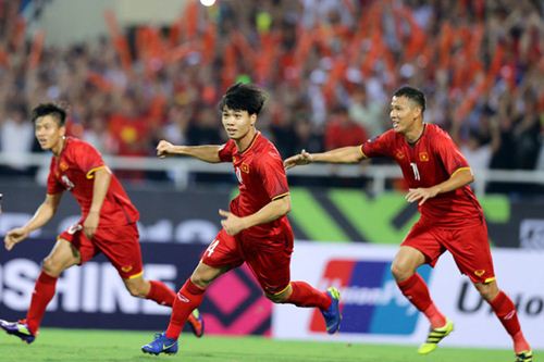 Anh Đức, Quang Hải, Công Phượng đi 1 đôi giày &#34;may mắn&#34; suốt mùa giải AFF Cup 2018 - 5