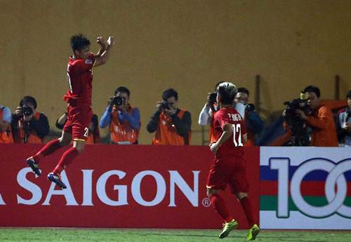 Anh Đức, Quang Hải, Công Phượng đi 1 đôi giày &#34;may mắn&#34; suốt mùa giải AFF Cup 2018 - 11