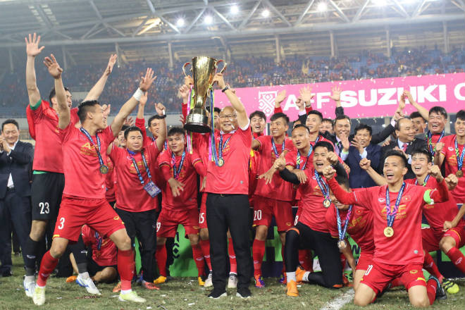 Họp báo mừng tân vương AFF Cup: HLV Park Hang Seo nói gì? - 1
