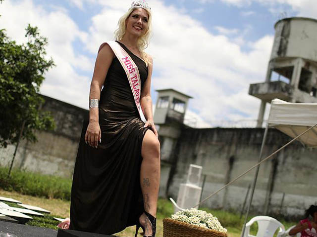 Ngắm nhan sắc nữ tù nhân đoạt vương miện hoa hậu nhà tù ở Brazil