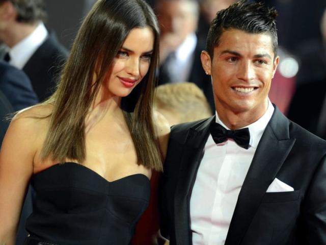 Sắp lấy vợ, Ronaldo bị tình cũ siêu mẫu bóc phốt "ăn vụng không chùi mép"