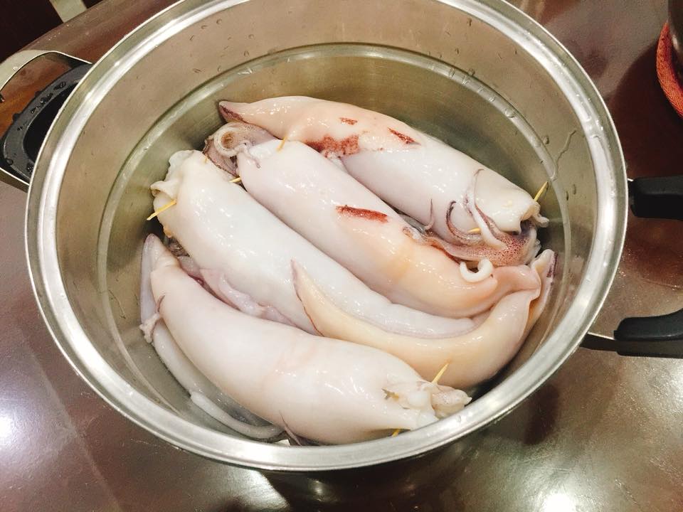 Mực nhồi thịt sốt cà chua đưa cơm ngày trở gió - 3