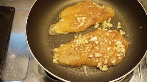 Gà chiên theo cách này vừa mềm thơm lại đậm đà - 5